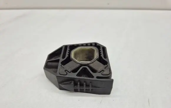 Volkswagen Golf V Radiator mount bracket 1Z0121367B 1K0121367D