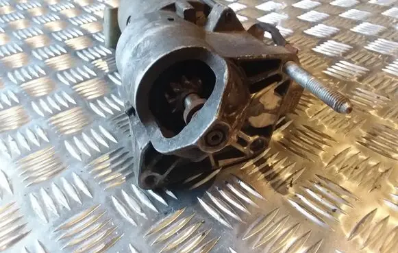 Renault Laguna I Starter motor D9R142