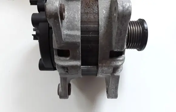 Nissan X-Trail T32 Generator/alternator 231004BE0A