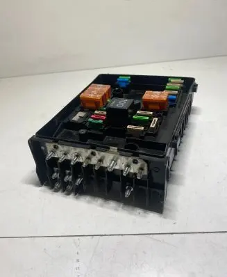 Volkswagen Golf V Fuse module 1K0937125 017183071