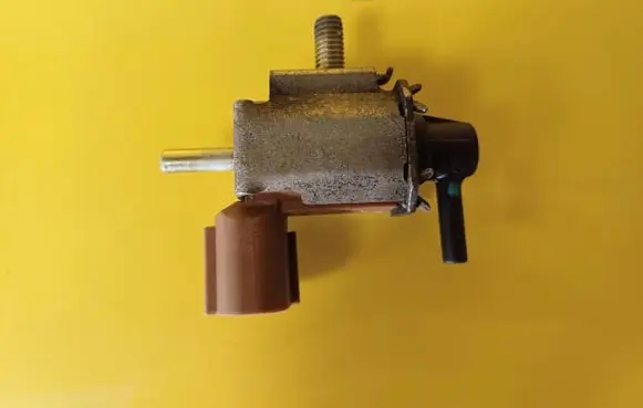 Mitsubishi Galant Turbo solenoid valve K5T48271