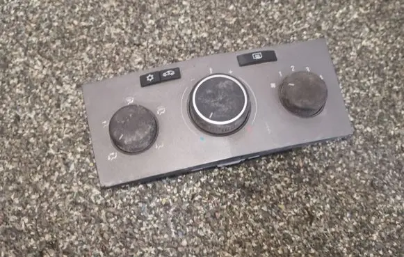 Opel Zafira B Climate control unit