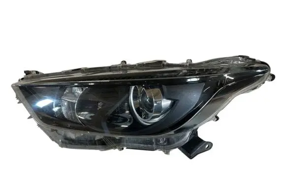 Toyota Yaris XP210 Headlight/headlamp