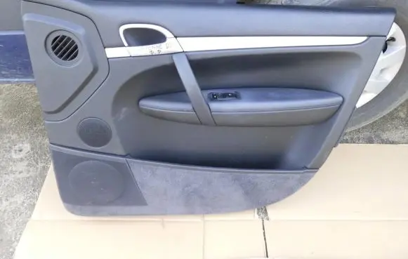 Porsche Cayenne (9PA) Front door card panel trim