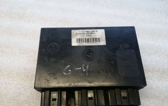 Volkswagen PASSAT B5 Comfort/convenience module 1C0962258N 5ZA00795651