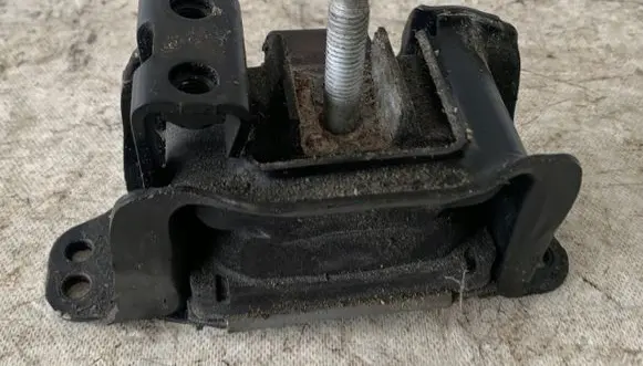 Citroen C5 Engine mount bracket 9646132380