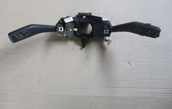 Volkswagen Golf VI Central console control unit 5K0953507AC