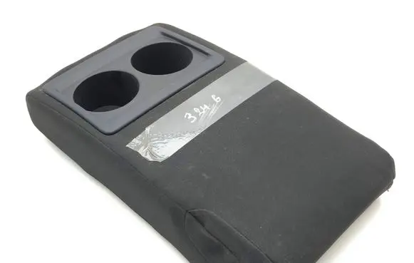 Toyota Auris E180 Rear seat armrest 