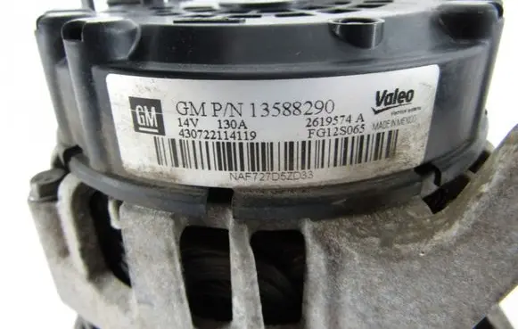 Opel Zafira C Generator/alternator 13588290