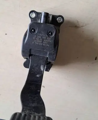 Mercedes-Benz Sprinter W906 Accelerator throttle pedal A9063000404 ZGS008Q011 0280755023