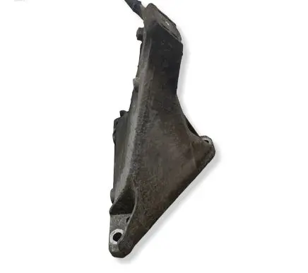 Audi A4 S4 B5 8D Engine mounting bracket 8D0199308