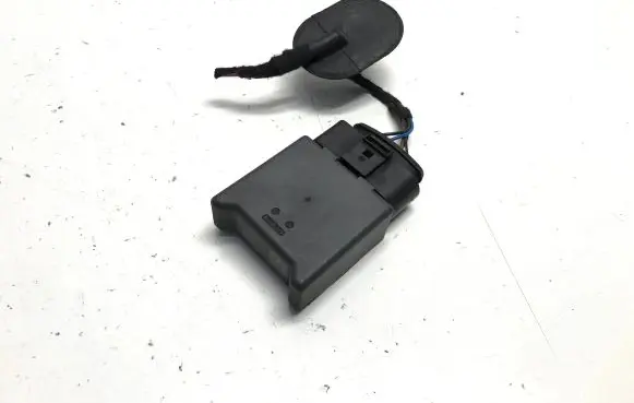 Volkswagen Golf VII Fuel pump relay 5Q0906093A