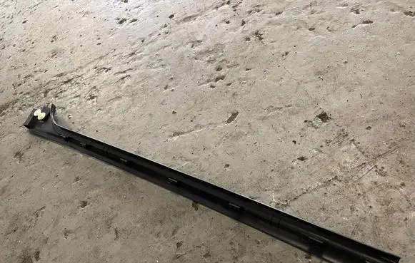 BMW 3 E36 Side skirt front trim 8130498