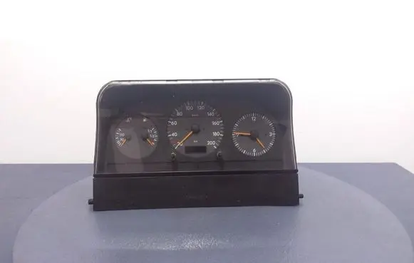 Volkswagen PASSAT B5.5 Speedometer (instrument cluster) 2D0919850A