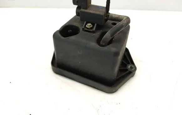 Vacuum valve