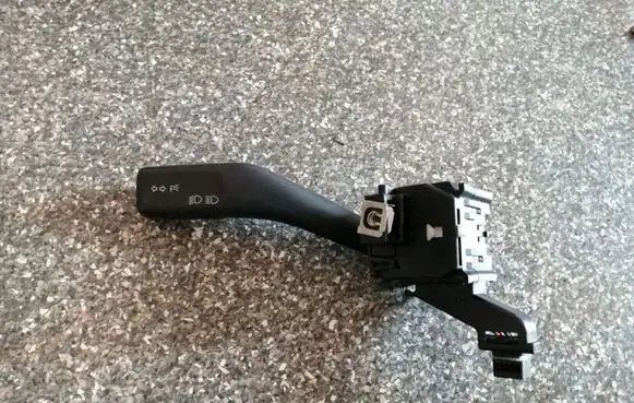Volkswagen Touran I Indicator stalk 1K0953513