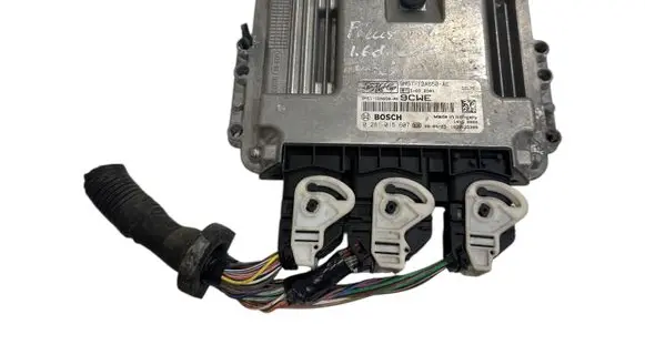 Ford Focus Engine control unit/module 9M5112A650AE 0281015607