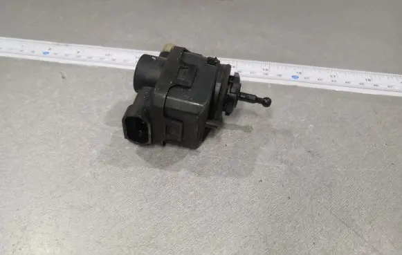 Renault Laguna I Headlight level adjustment motor 7700420737