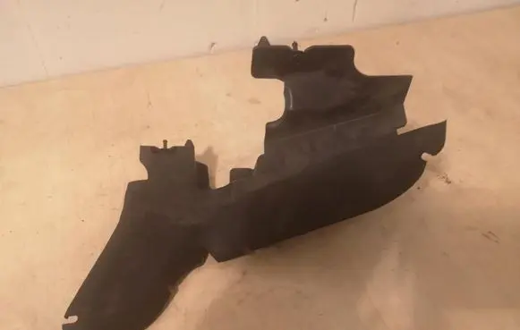 Volvo XC60 Radiator mount bracket 31294173