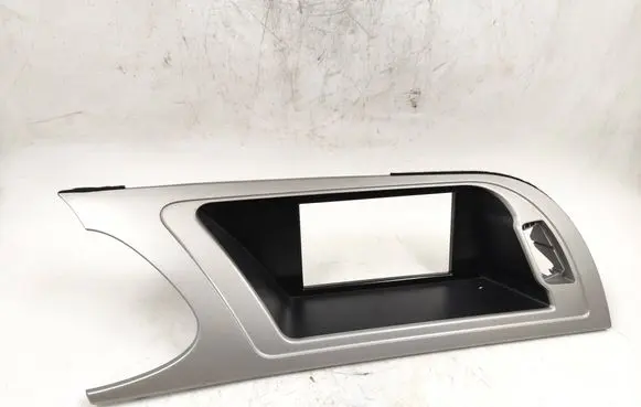 Radio/GPS head unit trim