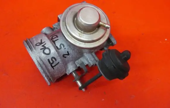 Volkswagen Multivan T5 EGR valve 070128070B