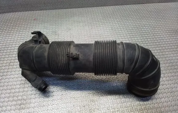 Volkswagen Crafter Turbo air intake inlet pipe/hose 9065281424