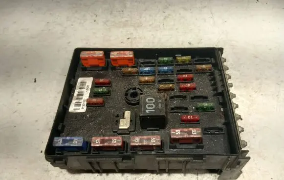 Volkswagen PASSAT B6 Fuse box set 3c0937125