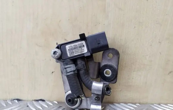 Volkswagen Touran I Exhaust gas pressure sensor 076906051A