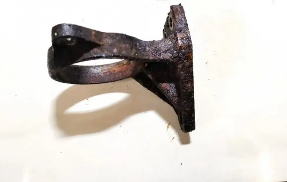 Toyota Corolla Verso E121 Engine mounting bracket