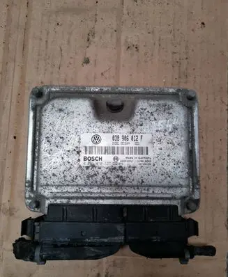 Skoda Octavia Mk1 (1U) Engine control unit/module 038906012F 28SA4930 0281010127