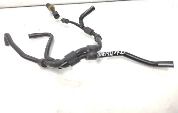 Volkswagen PASSAT B8 Vacuum line/pipe/hose 04L131051G