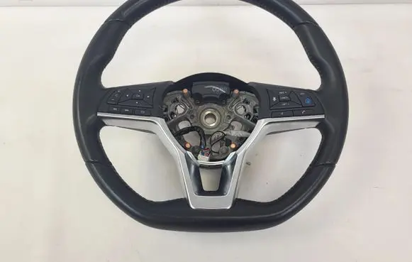 Nissan Qashqai Steering wheel