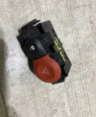 Renault Twingo III Hazard light switch 252103766R