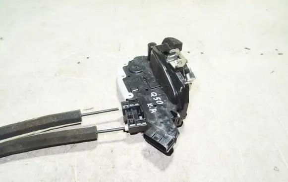 Infiniti Q50 Rear door lock