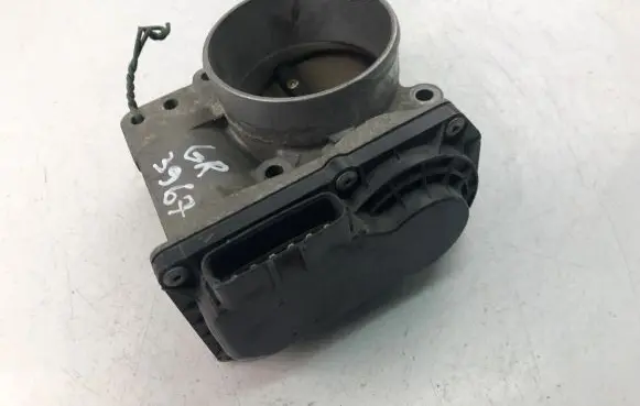 Volvo V70 Throttle valve 8677694