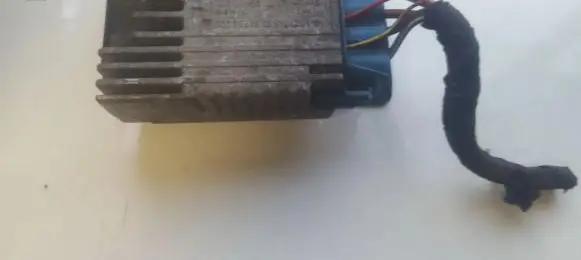 Mercedes-Benz A W168 Coolant fan relay A0275458032 E5001004