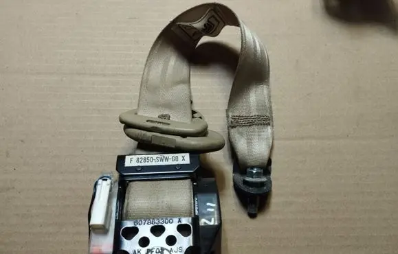 Honda CR-V Rear seatbelt 82850SWWG0