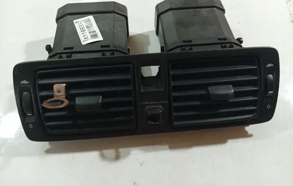 Volvo V50 Dash center air vent grill 30722777