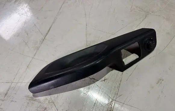 Opel Vivaro Front door interior handle trim 93866643
