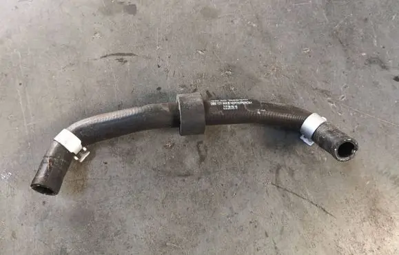 Audi A4 S4 B9 Engine coolant pipe/hose 06M121444B