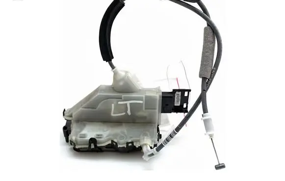 Opel Mokka B Rear door lock 444537
