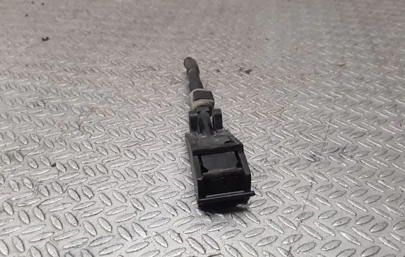 Windshield washer spray nozzle