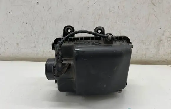 Mazda 3 Air filter box PAH9133AY PAH9133AX