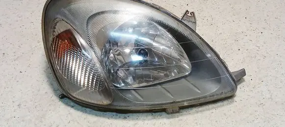 Toyota Yaris Headlight/headlamp 52002 9515