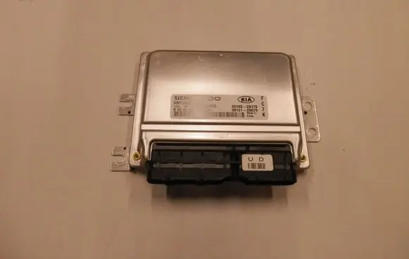 KIA Sportage Engine control unit/module 3910323170OE