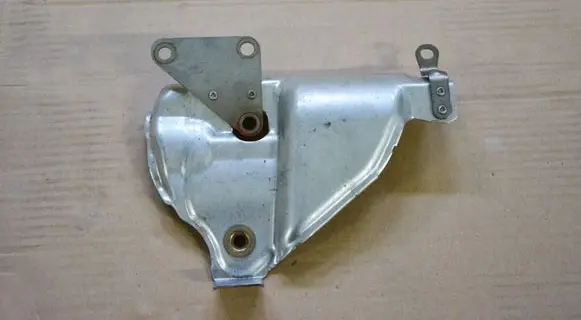 Volkswagen Golf VII Heat shield in engine bay 04E253041