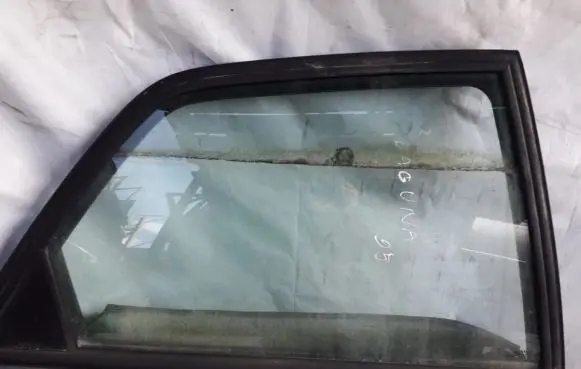 Renault Laguna I Rear door window glass