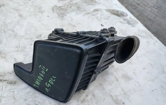 Renault Twingo II Air filter box 8200980597