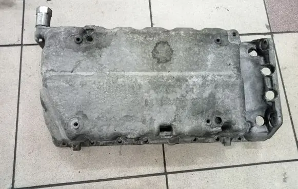 Oil sump