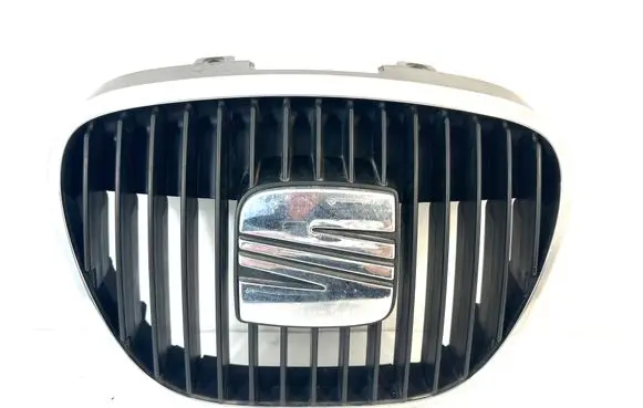 Seat Ibiza III (6L) Front bumper upper radiator grill 6L0853651 6L0853654